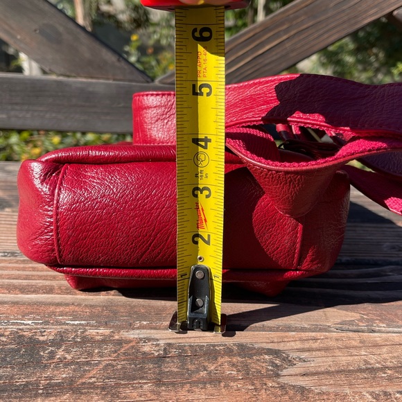 Amerileather Sling Purse - Picture 10 of 16